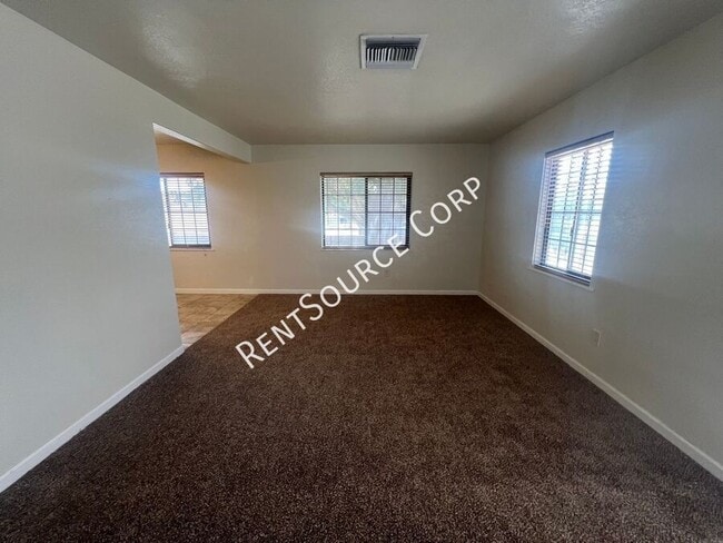 Building Photo - 36854 Hayward Ave