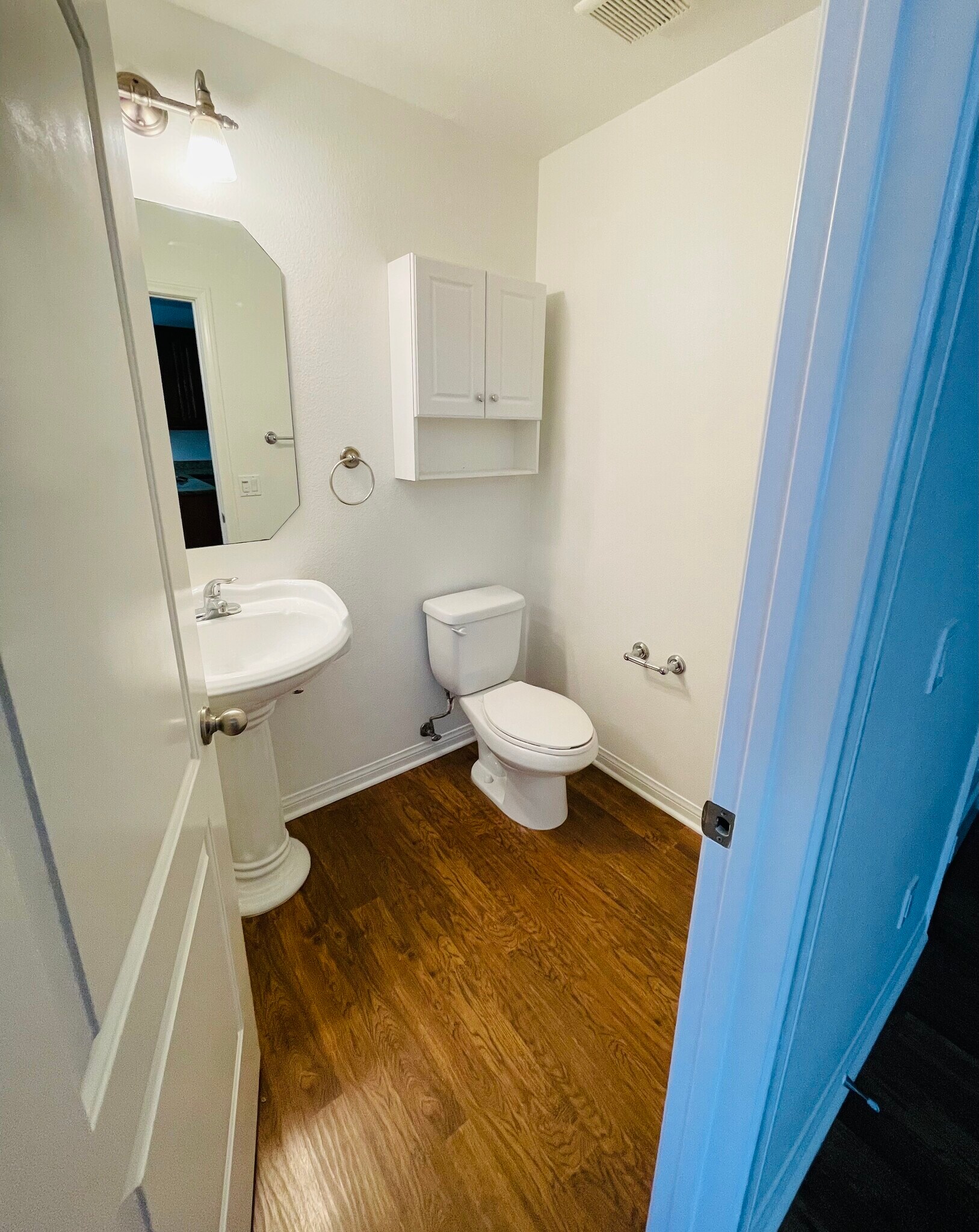 Building Photo - 1918 Kelly Ave