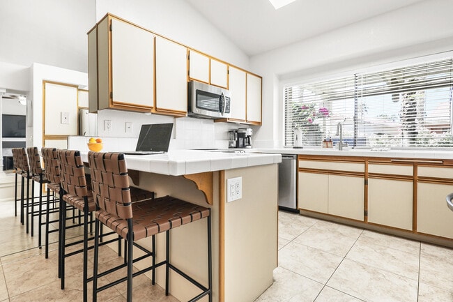 Building Photo - 42315 Liolios Dr