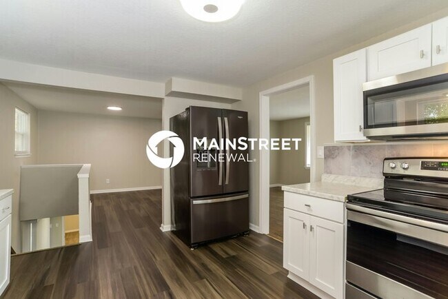 Building Photo - 4 Bedroom Pet-Friendly Home in KANSAS CITY, MO with Main Street Renewal