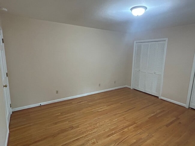 Building Photo - 5 Bed | 3.5 Bath House in Raleigh