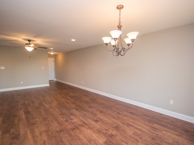 Building Photo - 25260 Everblake Dr