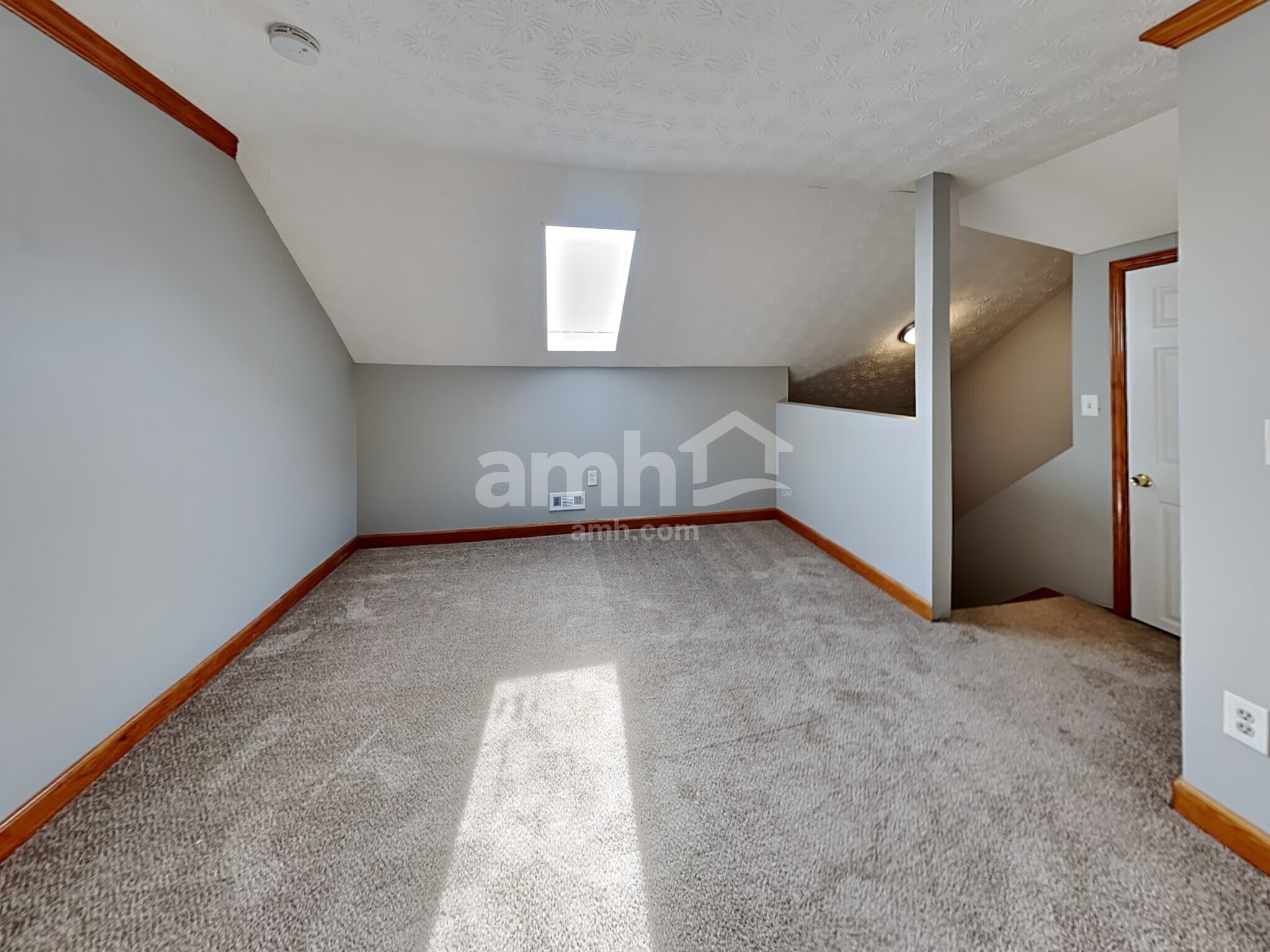 Building Photo - 2025 Graybrook Dr