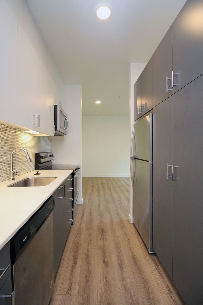 Building Photo - 2919 SE Division St