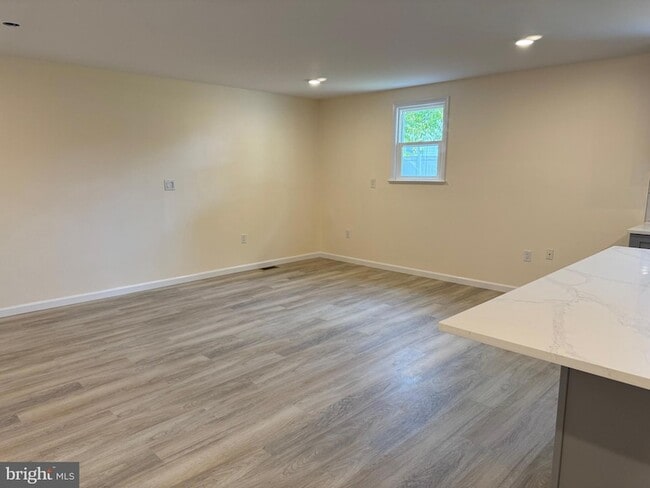 Building Photo - 109 E Park Ave