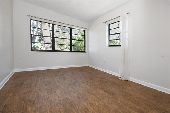 Building Photo - 336 Bunker Pl