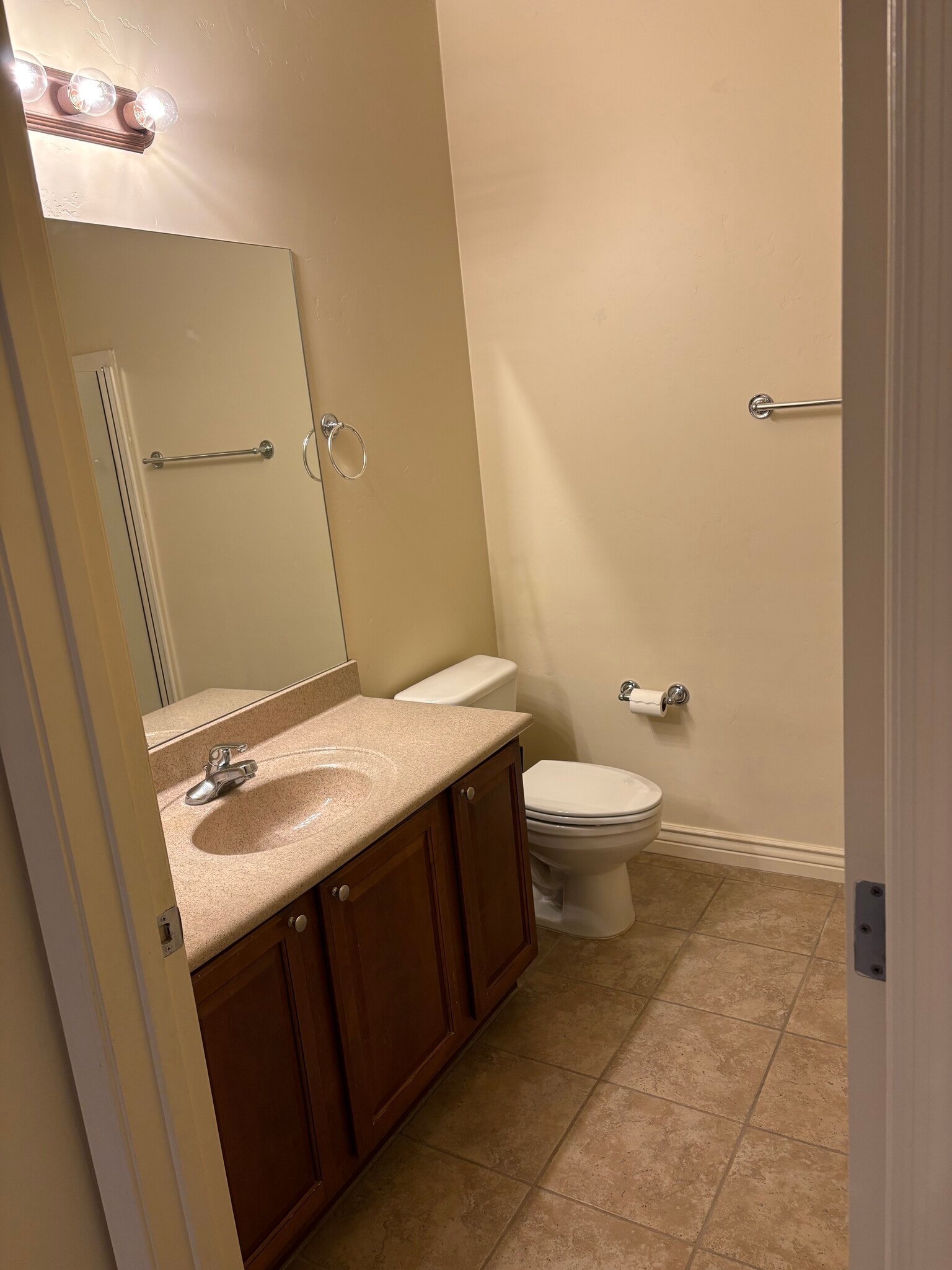 Building Photo - 5450 E Deer Valley Dr