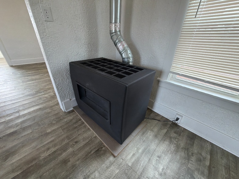 Building Photo - 221 10th St