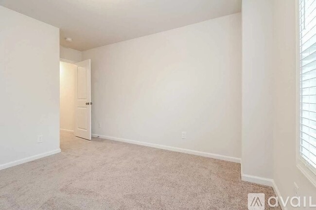 Building Photo - 105 Cedar Oak Ln