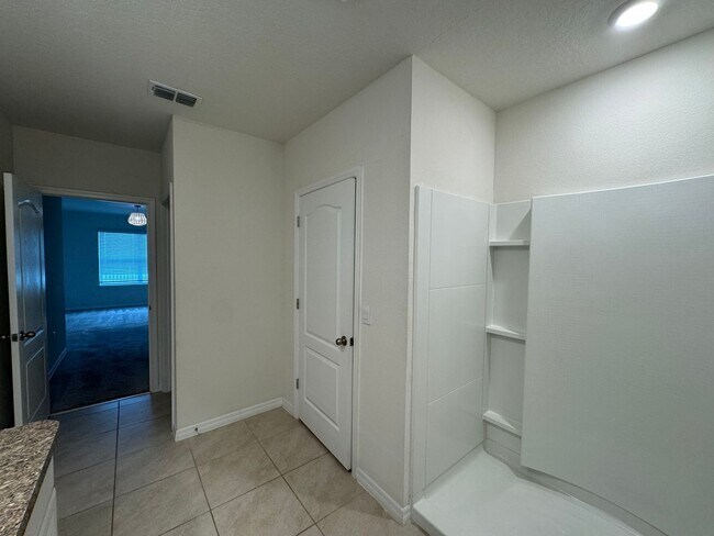 Building Photo - 3BD/2BA Modern Florida Home Living Reimagined — Solar-Powered Elegance Near I-95 in Edgewater! FU...