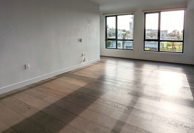 Building Photo - 1300 22nd St