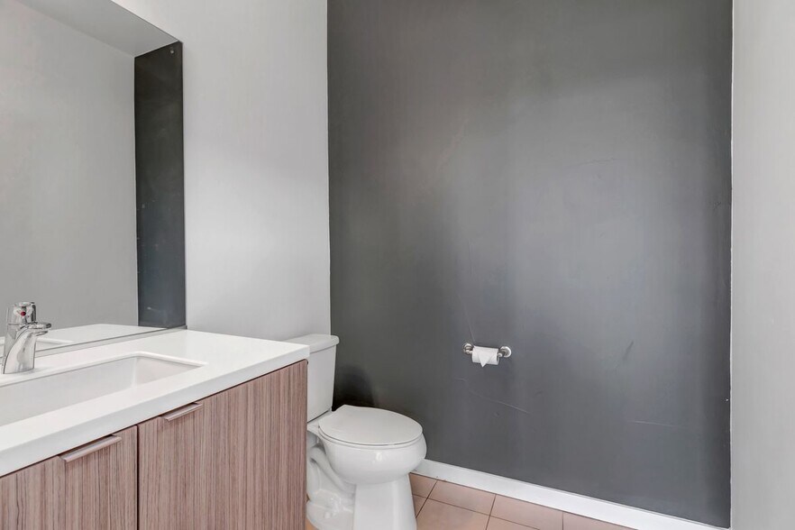 Building Photo - 1239 Tennyson St