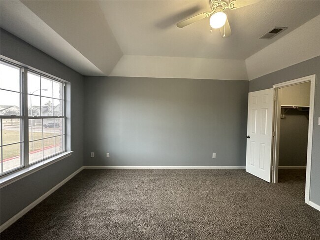 Building Photo - 12511 Silver Cup