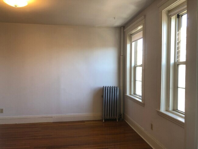Building Photo - 1 Craigie St