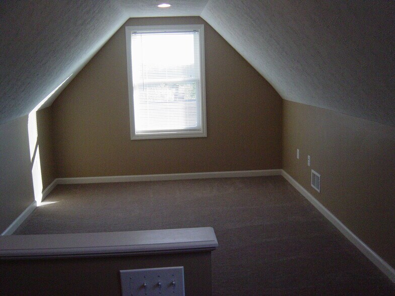 Building Photo - 242 Dilworth St