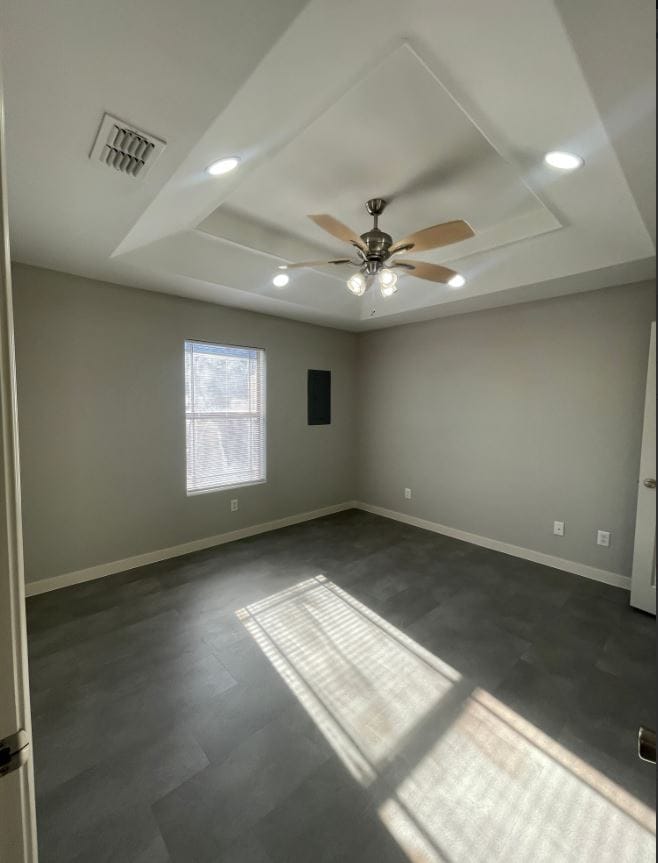 Building Photo - 404 E 2nd St