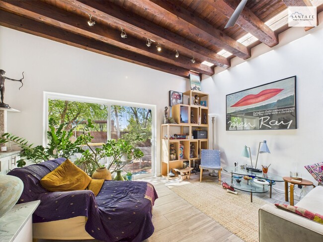 Building Photo - Beautifully Furnished and Equipped Property Available July 1, 2025 (possibly sooner) - March 15, ...