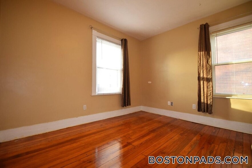 Building Photo - 6 Haskell St