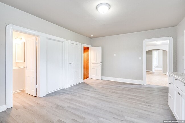 Building Photo - 2726 W Spencer St