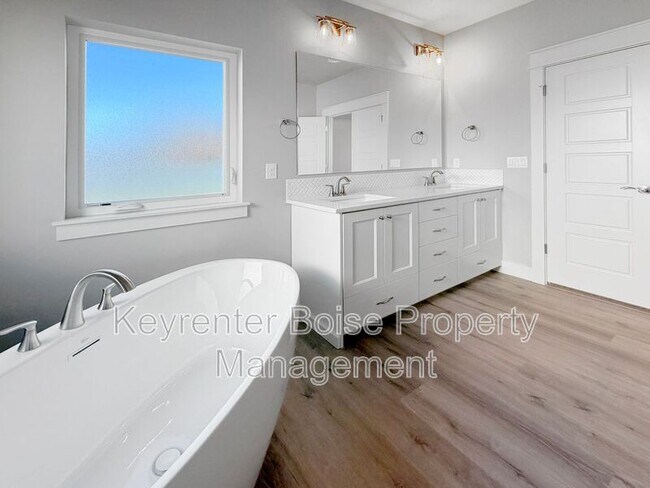 Building Photo - 74 S Ravine Way