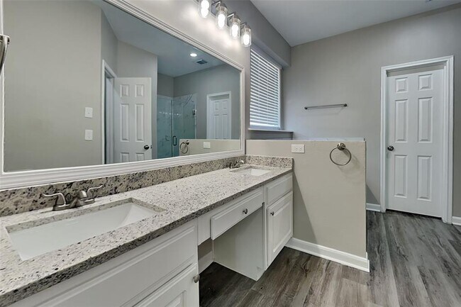 Building Photo - 17907 Timber Crossing Ln