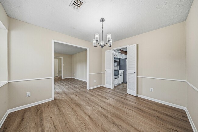 Building Photo - 119 Laura Ln