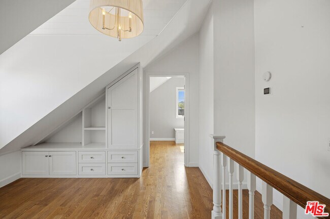 Building Photo - 4316 N Clybourn Ave