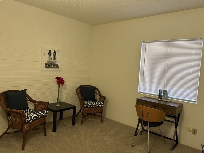 Building Photo - 230 N Calle Acuarela