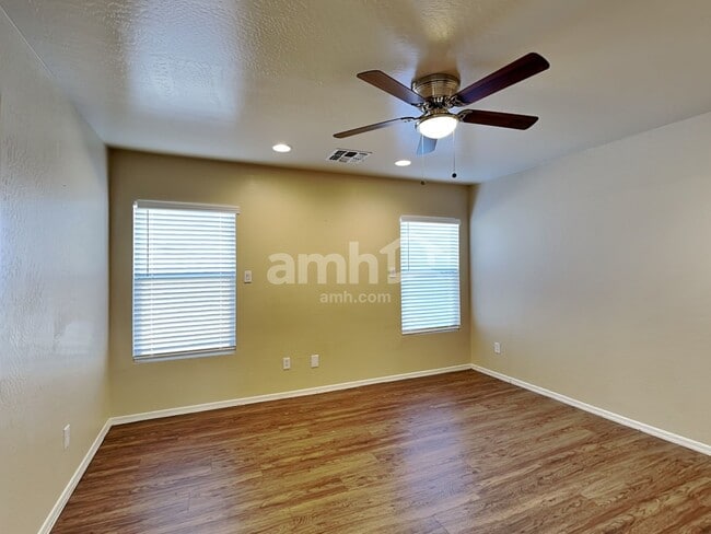 Building Photo - 22644 W Adams Dr