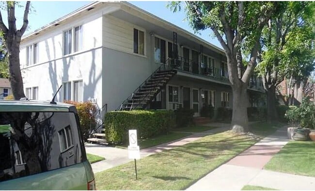 Building Photo - 11653 Blix St
