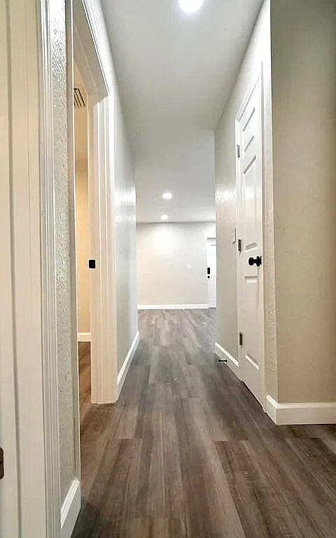 Building Photo - 885 Ruby Ave