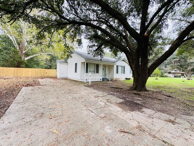 Building Photo - 1040 Myrtle St