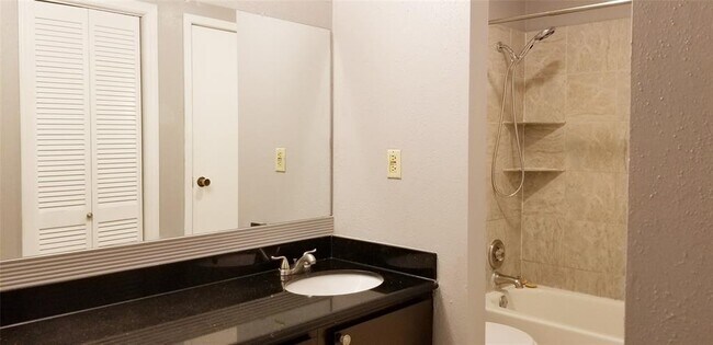 Building Photo - 10053 Westpark Dr
