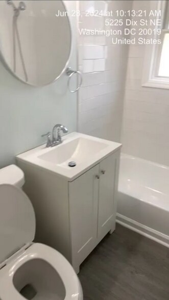 Building Photo - 5225 Dix St NE