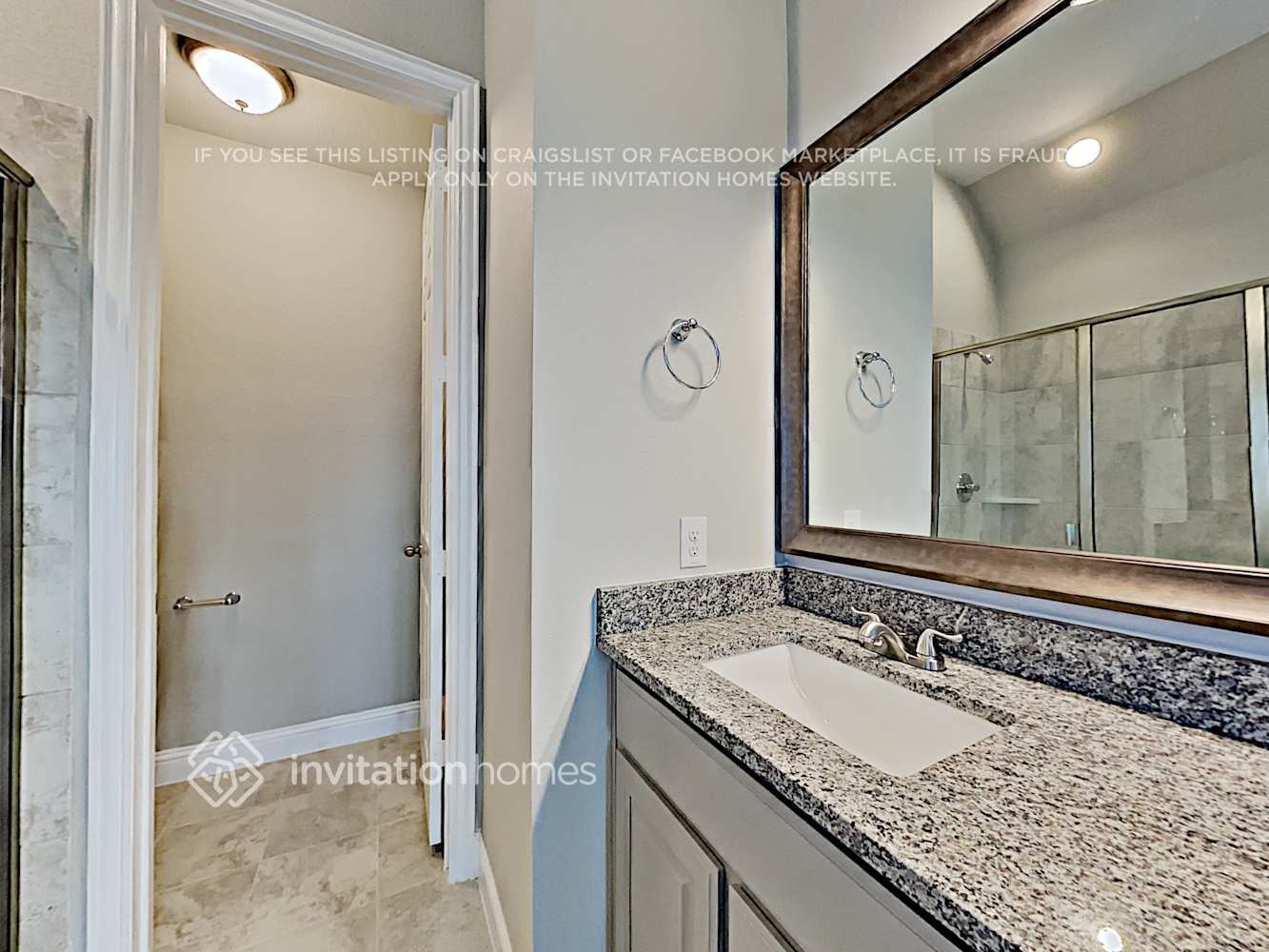 Building Photo - 15041 Belclaire Ave