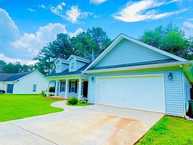 Building Photo - 202 Chimney Rock Rd