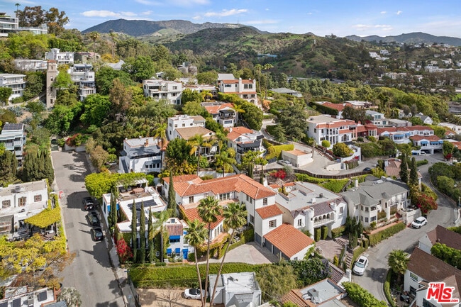Building Photo - 6856 Los Altos Pl