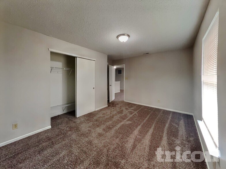 Building Photo - 6712 W Philadelphia Dr