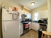 Building Photo - 323 Beach St