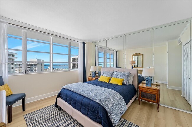Building Photo - 1408 Brickell Bay Dr