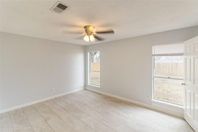 Building Photo - 2530 Long Reach Dr