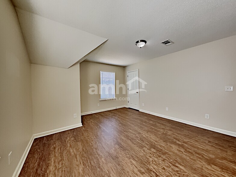 Building Photo - 4089 Dresden Ct NW