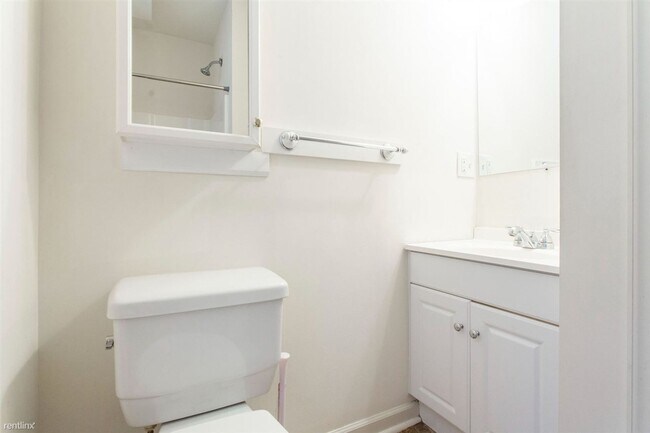 Building Photo - Delightful 5BR 3BA Townhome near Temple Un...