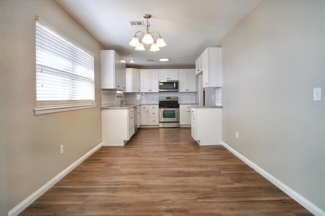 Building Photo - 620 Winding Ln