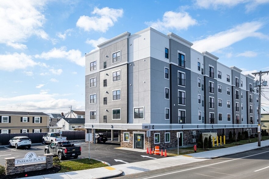 Building Photo - 440 American Legion Hwy