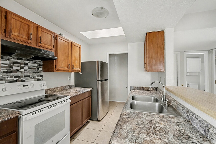 Building Photo - 2412 Limestone Dr