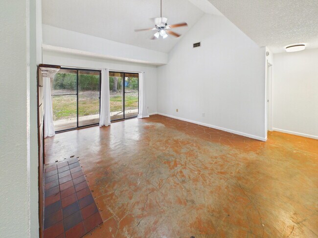 Building Photo - 11121 N Dowling Rd