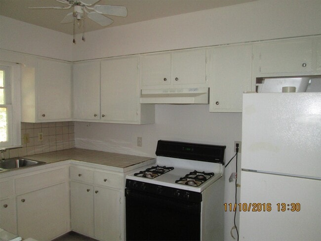 Building Photo - 2980 Wanda Cir SW