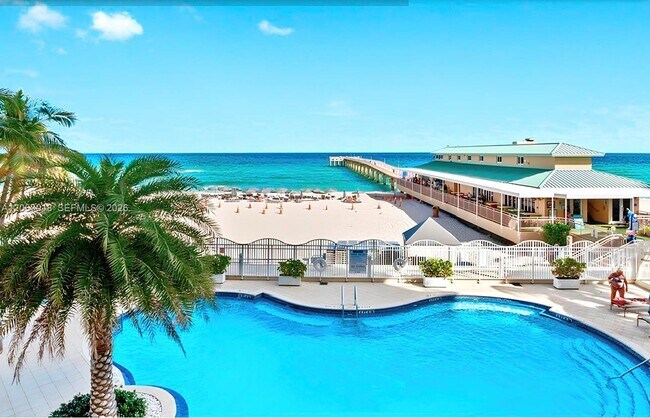 Building Photo - 16699 Collins Ave