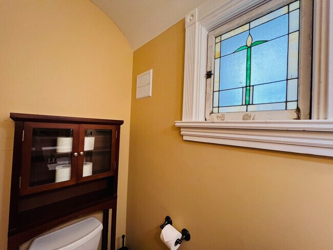 Building Photo - 3209 W Fairview Pl